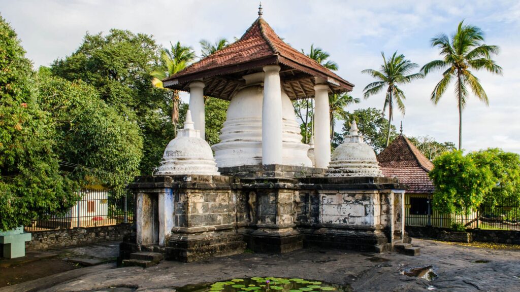 Visit the Historic Three Temple Loop of Kandy