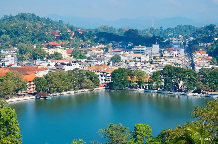 Kandy Lake